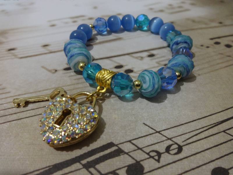 stretch Katzenauge Perlenarmband Mit Herz Und Schlüssel Charms von ThePJCompany