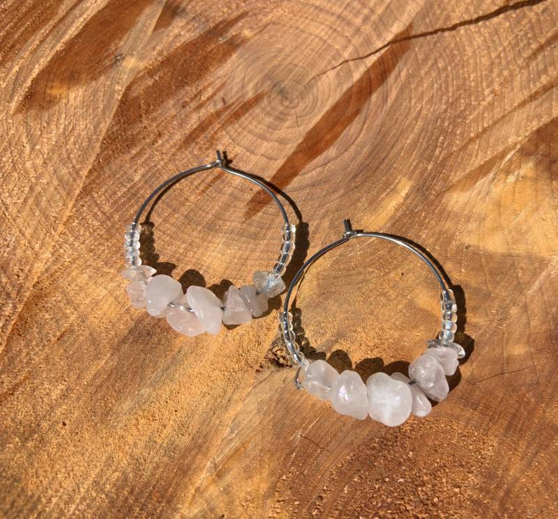 Rosenquarz, Kristall Edelstein, Creolen, Natürliche, Liebe, Schmuck, Kristall, Ohrringe, Rose Quarz Creolen von ThePaintedDogByAnne