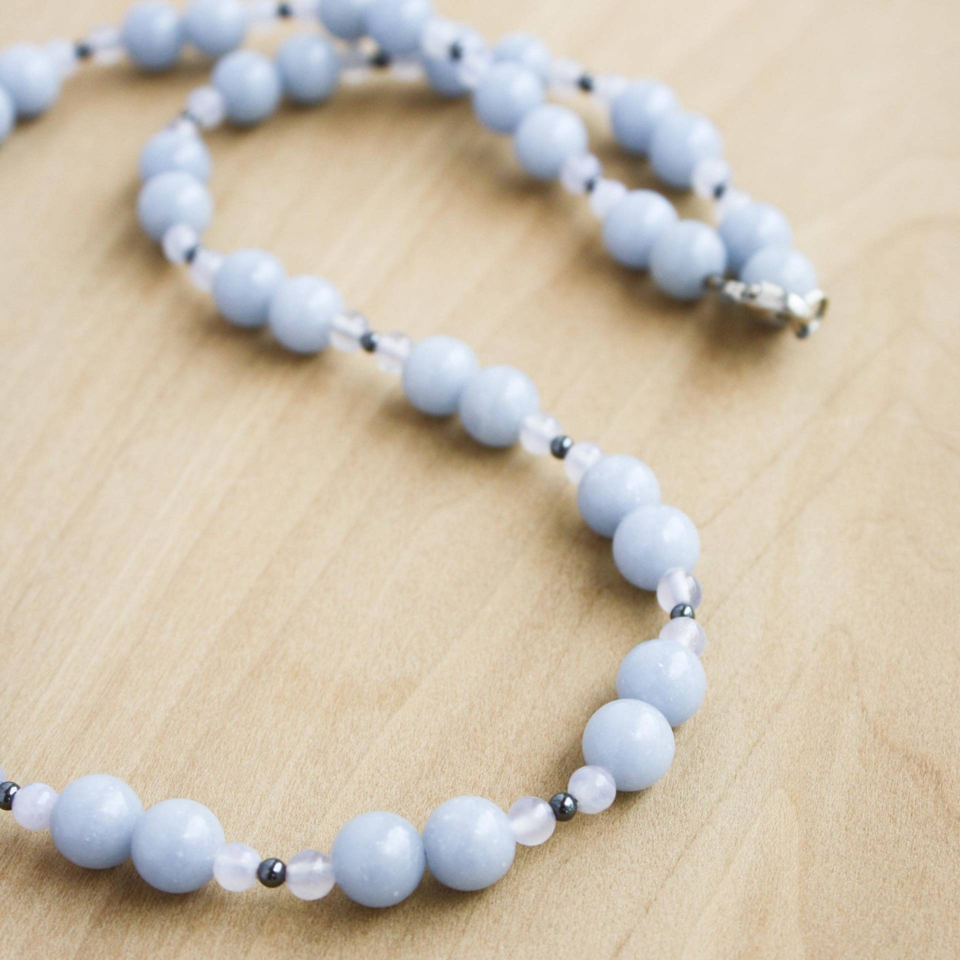 Angelit Perlenkette Hämatit & Blue Lace Achat, Sterling Silber Verschluss von ThePeachTree