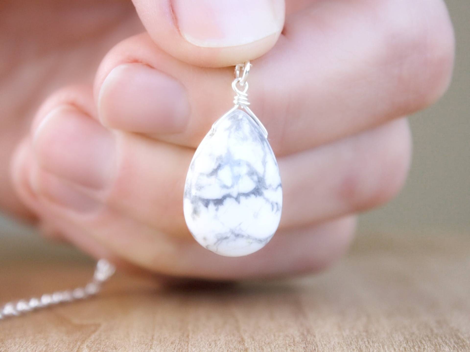 sterling Silber Howlith Teardrop Halskette Angst Relief Schmuck sterling Silber Howlith Teardrop Halskette Angst Relief Schmuck von ThePeachTree