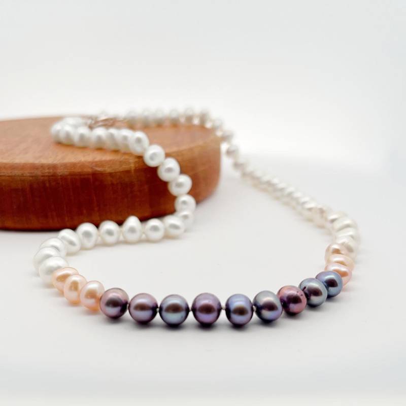 Ombre Süßwasserperlen Halskette Handgeknüpfte Seide von ThePearledSquirrel
