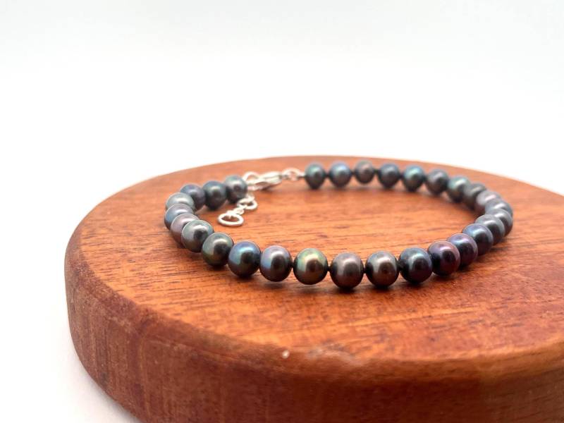 Schwarze Süßwasserperle Armband Handgeknüpfte Seide, Verstellbarer Verschluss von ThePearledSquirrel