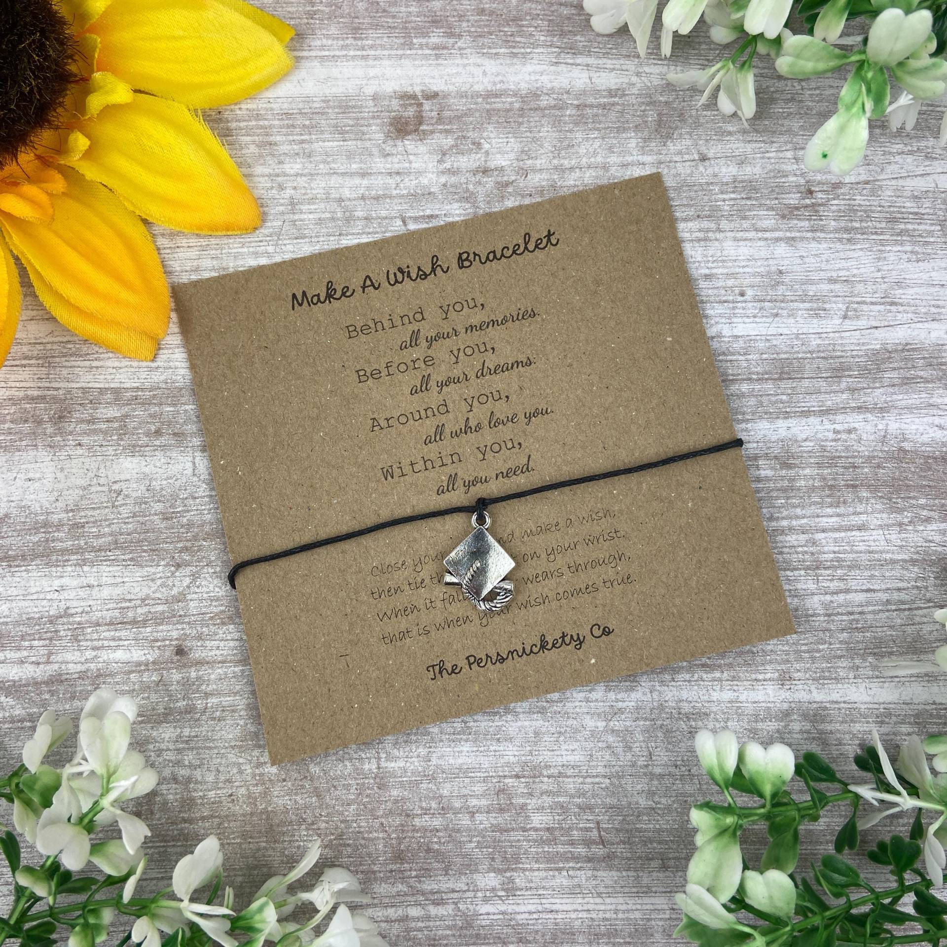 Abschlussgeschenk, Wunscharmband, Bettelarmband, Abschlussfeier, Hinter Ihnen Alle Ihre Erinnerungen, Abschlusskarte von ThePersnicketyCo