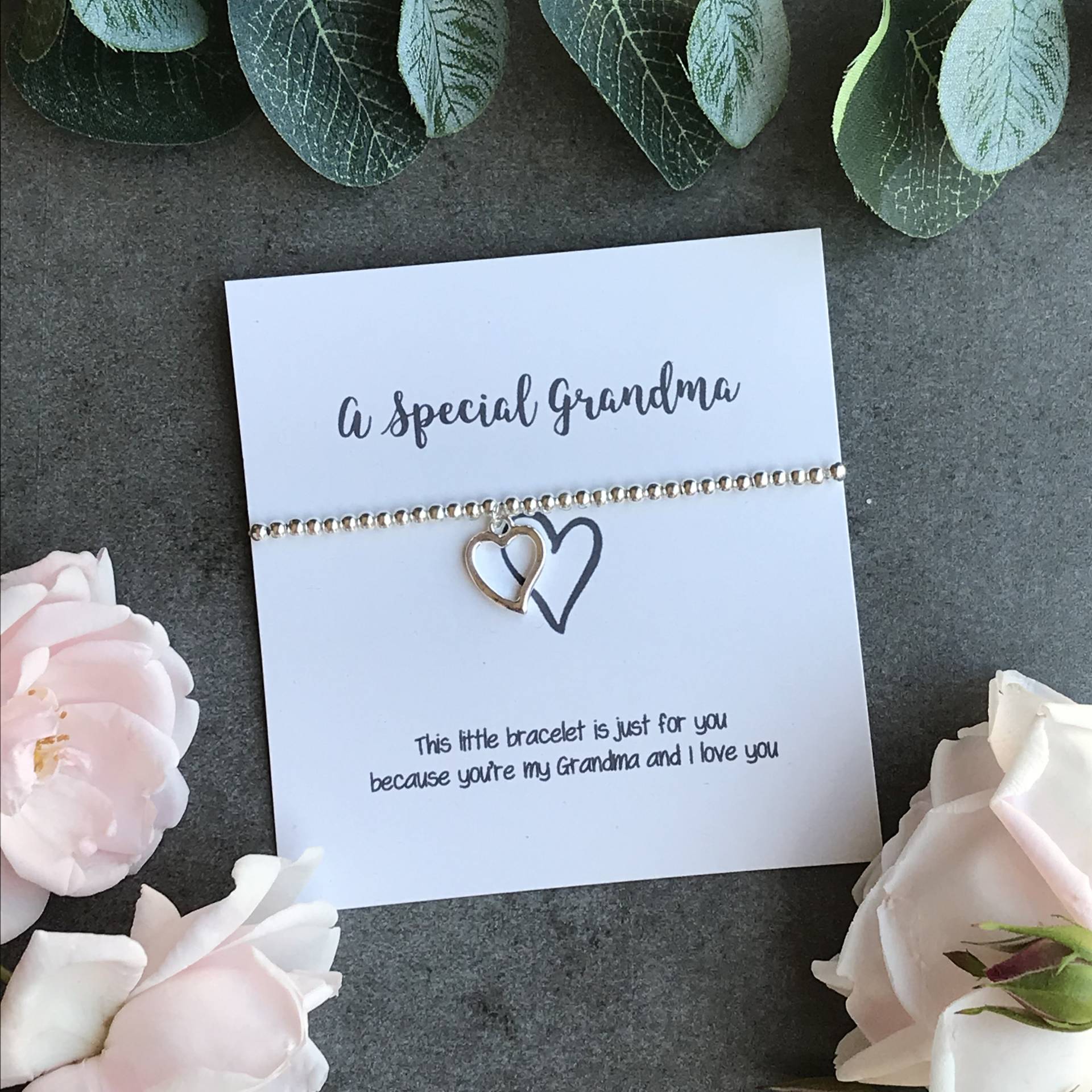 Charm Armband, Perlen Bettelarmband, Eine Besondere Oma, Herz Charm, Silber Geschenk Für Oma von ThePersnicketyCo