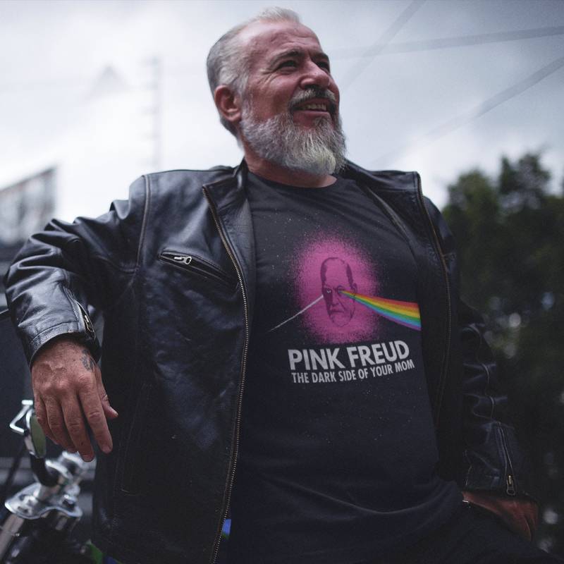 Pink Freud - The Dark Side Of Your Mom Fun Psychology Unisex T-Shirt | Us Spelling Pink Freud - The Dark Side Of Your Mom Fun Psychology Unisex T-Shirt | Us Spelling von ThePhilosophersShirt