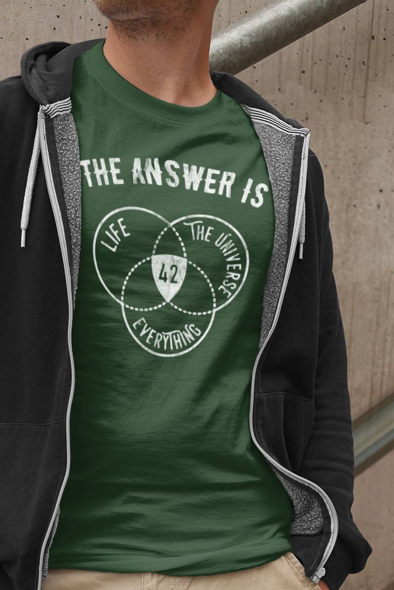 The Answer To Life, Universe & Everything Is 42 - Unisex T-Shirt | Used Look Design von ThePhilosophersShirt