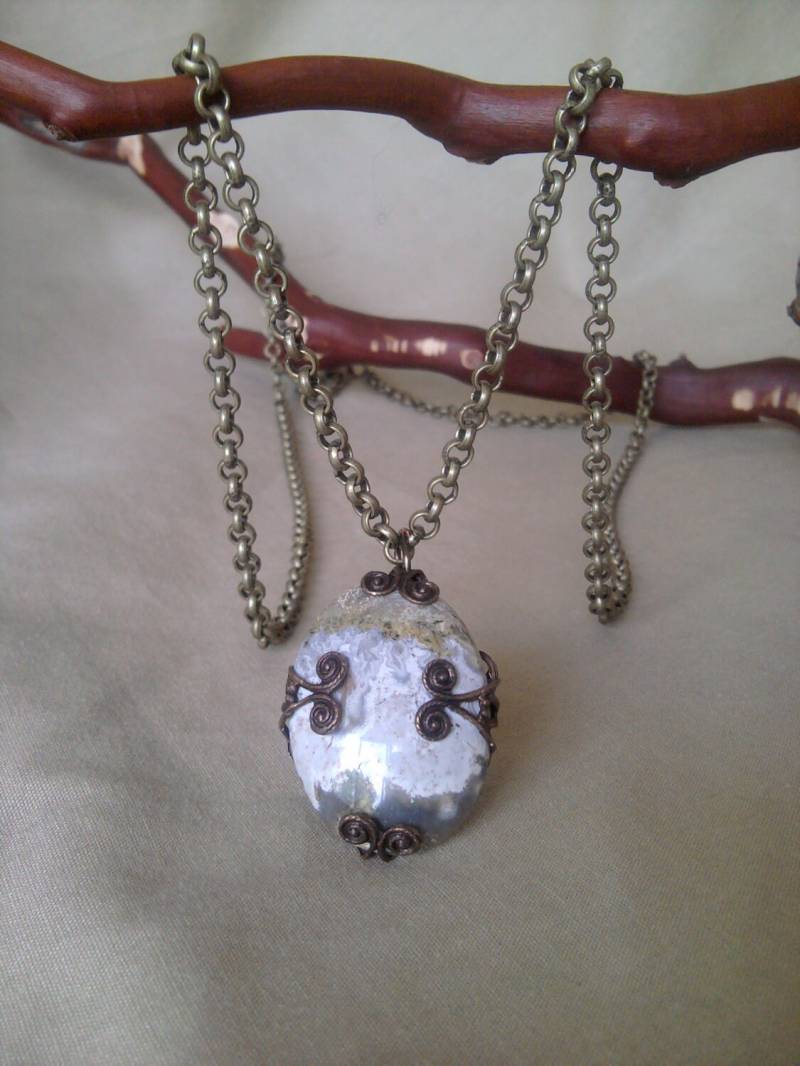 Grau Achat Filigrane Umgebrochenem Halskette Grau Achat Filigrane Umgebrochenem Halskette von ThePhoenixFeather