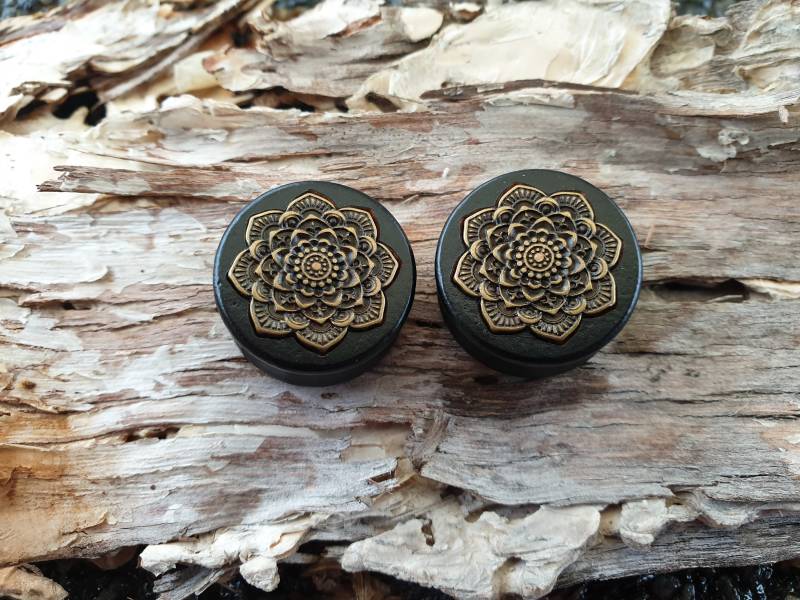 Ein Paar Schwarze Hölzerne Blumen Ohr Plugs Keilrahmen Schmuck Spacer Tunnel Holz Pl82 von ThePiercingKingdom