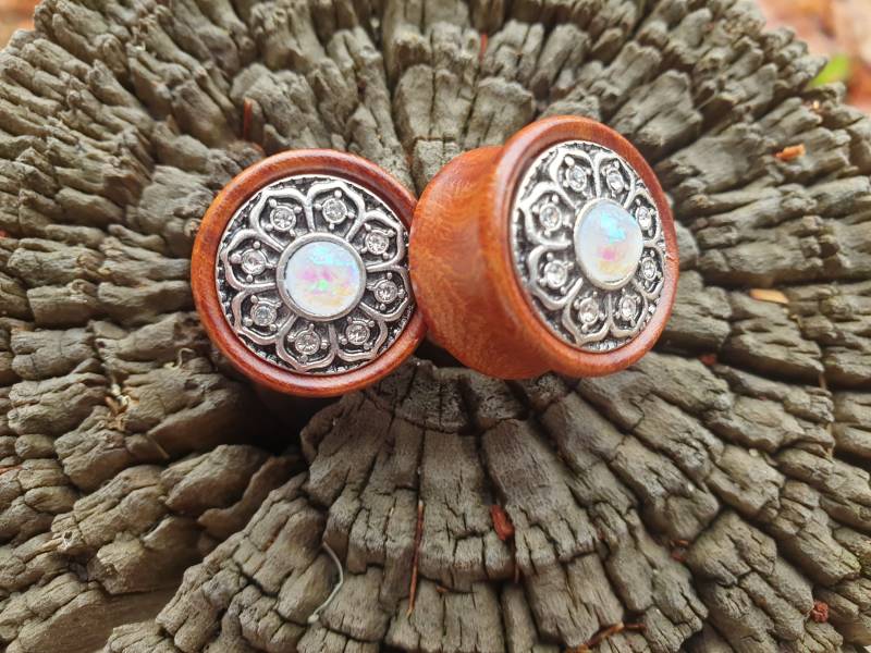 Ein Paar Timber Opal Floral Ohr Plugs Piercing Schmuck Sattel Tunnel Ausgestelltes Holz Pl156 von ThePiercingKingdom