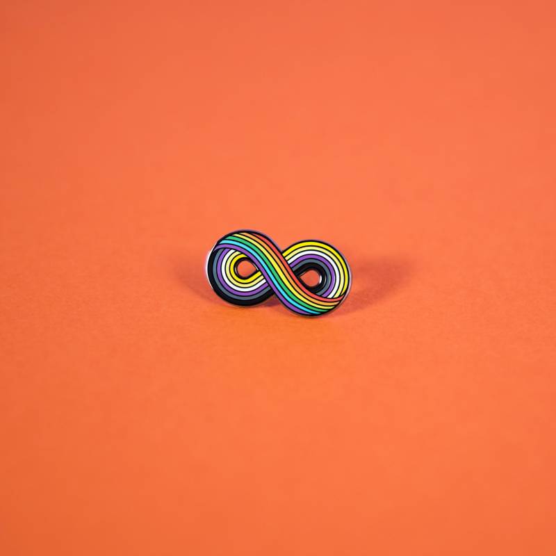 Infinitely Non-Binary Pin - Subtle Enby Non Binary Pride Accessoire Unendlichkeit Nb Gender Ohrring Spitze Aufkleber Pronomen The Thems Abzeichen von ThePinPrick