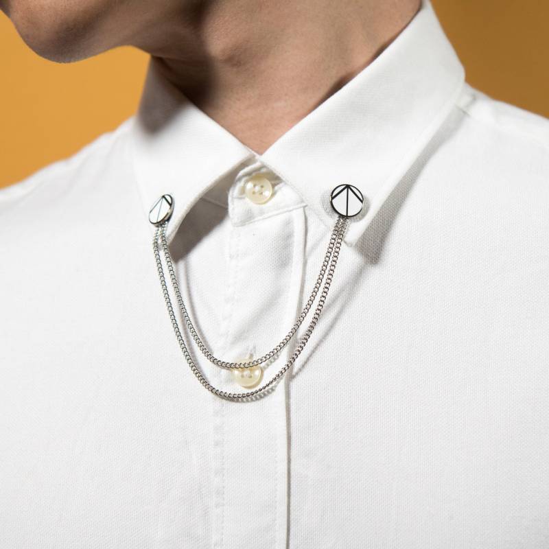 "Nordpfeil" Emaille Pins Architektur Kragen Clips Designer Architekt Zeichnungen Poster Valentinstag Geschenk Personalisiert von ThePinPrick