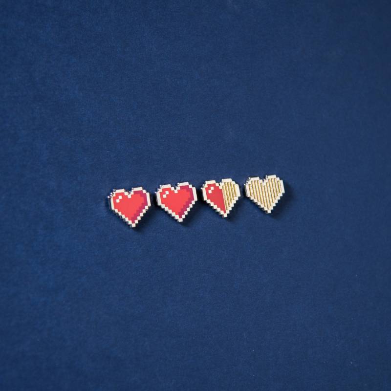 Vergoldeter Herz Pin Gamer Emaille Abzeichen Design Hochzeit Accessoire Geek Videospiel Aufkleber Gaming Hp Gesundheit Bar Valentinstag Geschenk von ThePinPrick