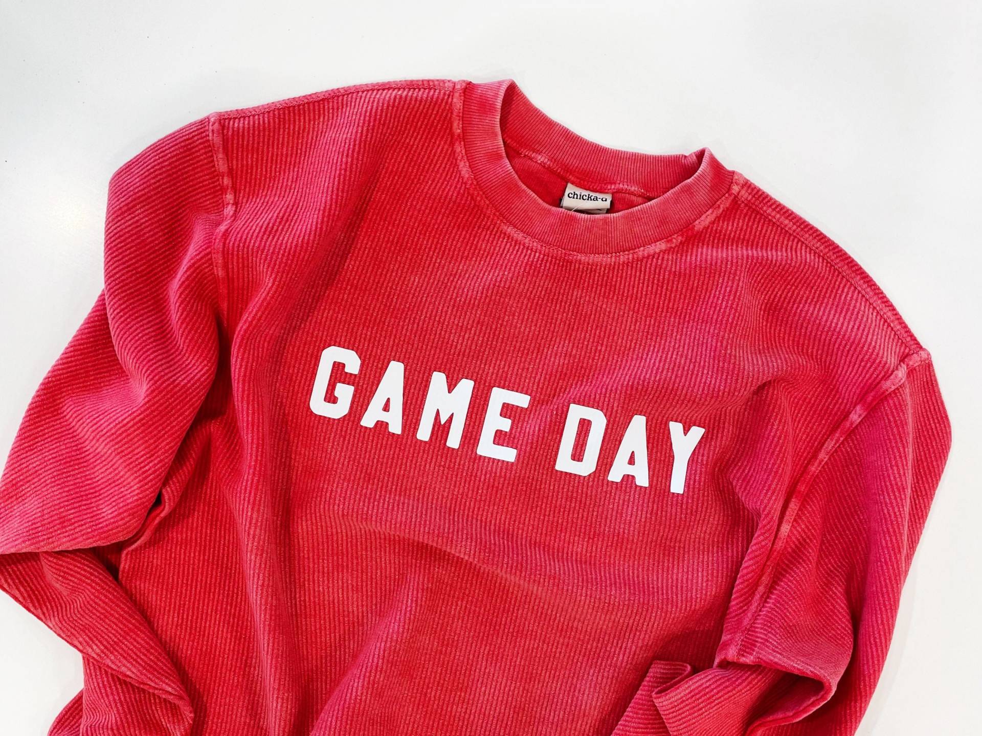 Personalisiertes Sweatshirt Mit Rundhalsausschnitt Vintage Washed School Spirit von ThePinewoodSocial