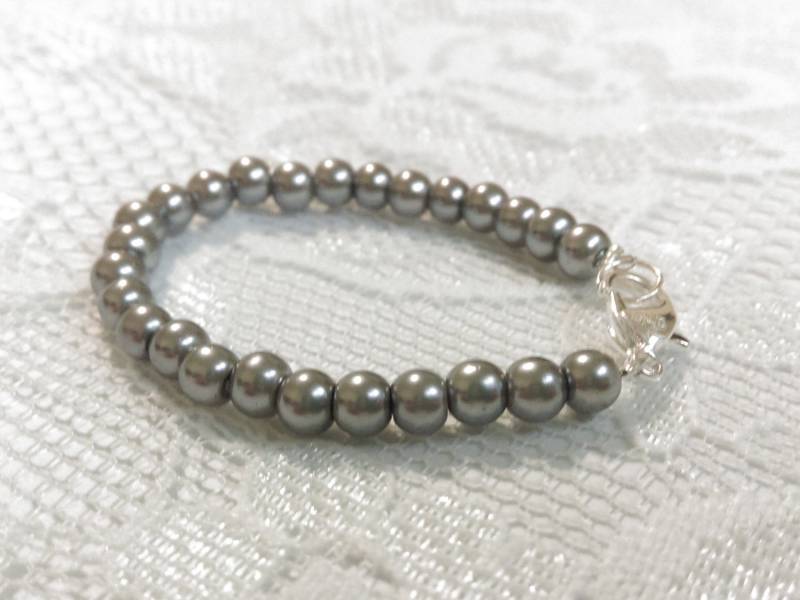 Dunkelgraues Baby-Armband, Neugeborenen-Armband, Kleinkind-Armband, Perlenarmband, Baby-Dusche-Geschenk, Baby-Schmuck, Graues Armband von ThePinkCanaryShop