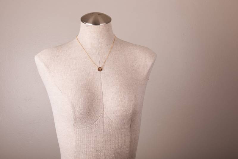 Gold Bumblebee Hypoallergene Halskette Gold Bumblebee Hypoallergene Halskette von ThePlainJane