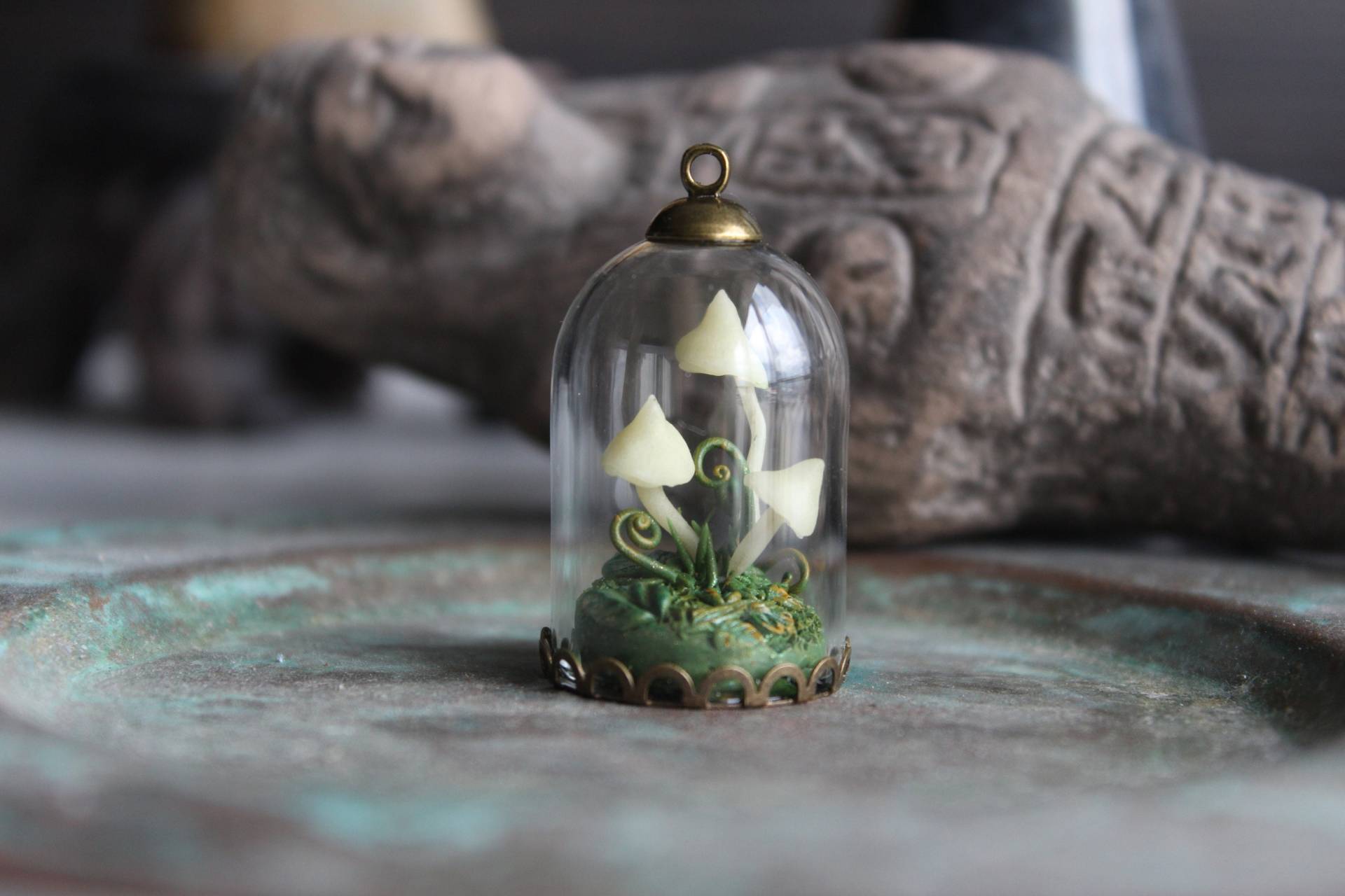 Leuchten Im Dunklen Pilzwald Unter Der Glaskuppel Bronze Anhänger - Glas Collier | Geschenk Für Den Besten Freund Pilzliebhaber Leuchten Im Dunklen Pilzwald Unter Der Glaskuppel Bronze Anhänger - Glas Collier | Geschenk Für Den Besten Freund Pilzliebhaber von ThePoeticMiniatures