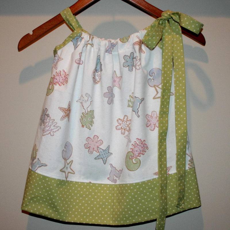 Mädchen Weihnachtskleid Outfit, Vintage Look Cookie Cutters Fabric Design, Größe 12-24 Monate Und Höher - Versandfertig von ThePolkaDotTotSpot