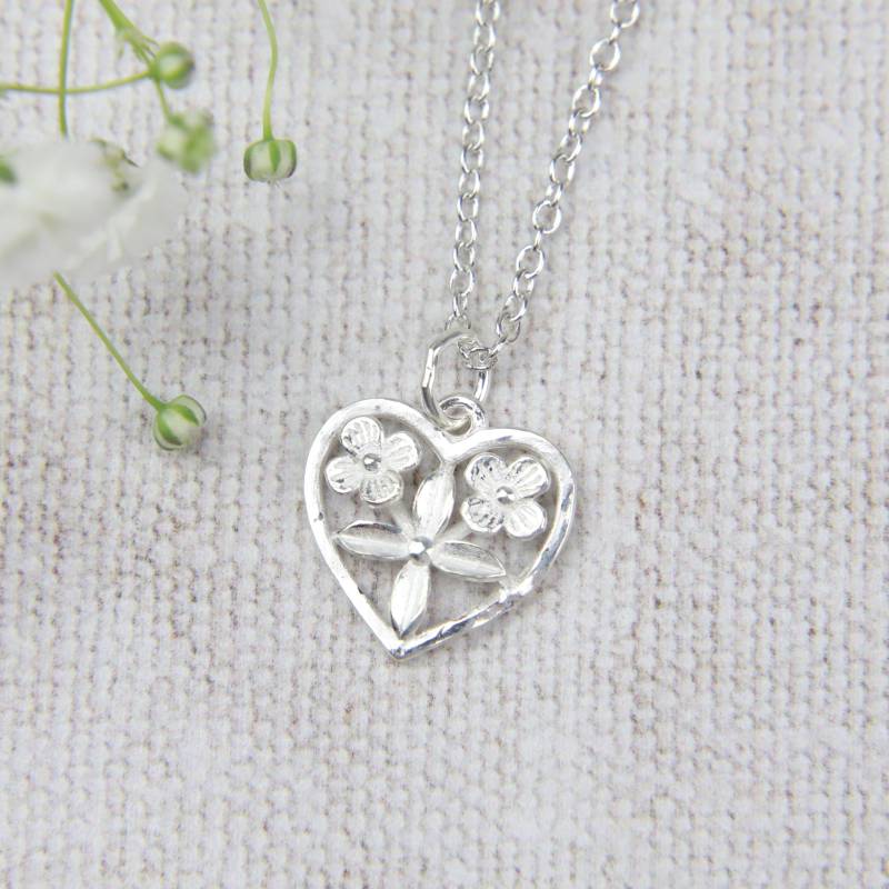 Silber Herzkette Floraler Anhänger, Zarter Schmuck von ThePrettyDitty