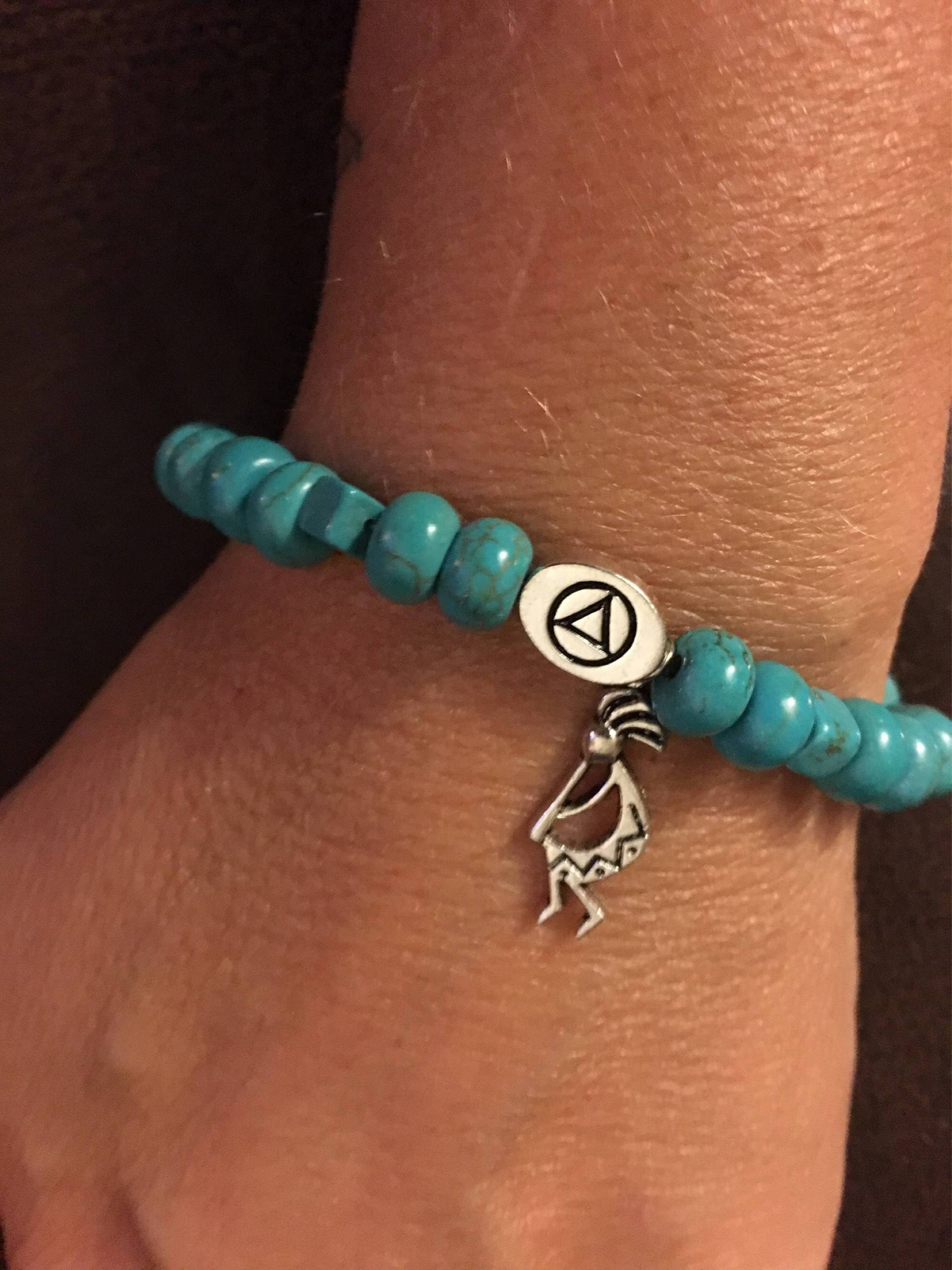 Aa Symbol Mit Kokopelli Baumeln Türkis Stil Perlen Armband Geschenk Na Geschenk, Nüchternheit Erholung von ThePricklyLotus
