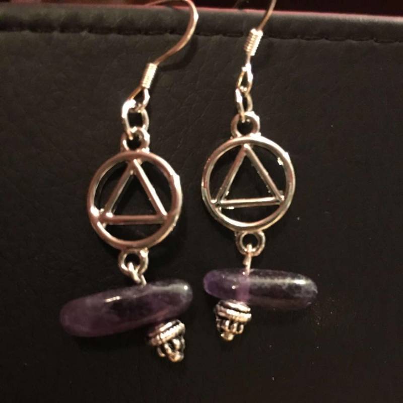 Amethyst Erholung Dreieck Ohrringe Nüchtern - Nüchternheit Aa Schmuck Na Sponsor 12 Schritte Odaat Geschenke von ThePricklyLotus