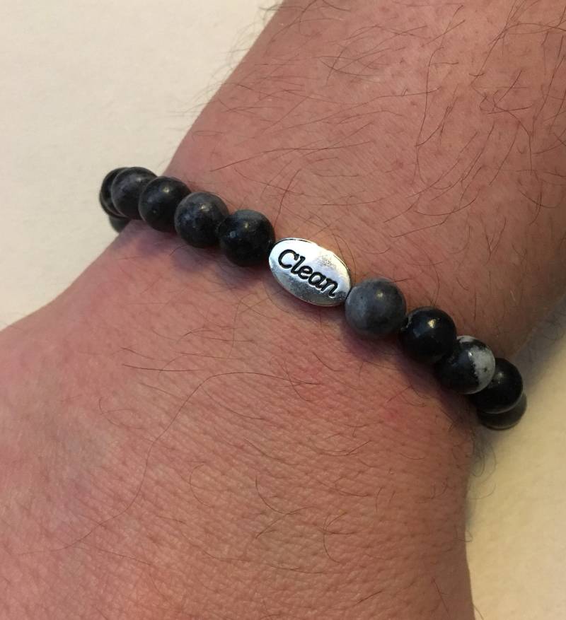 "Perlenarmband "Sauberes Leben" Genesung Herren Armband Aa Na Super Patengeschenk." von ThePricklyLotus