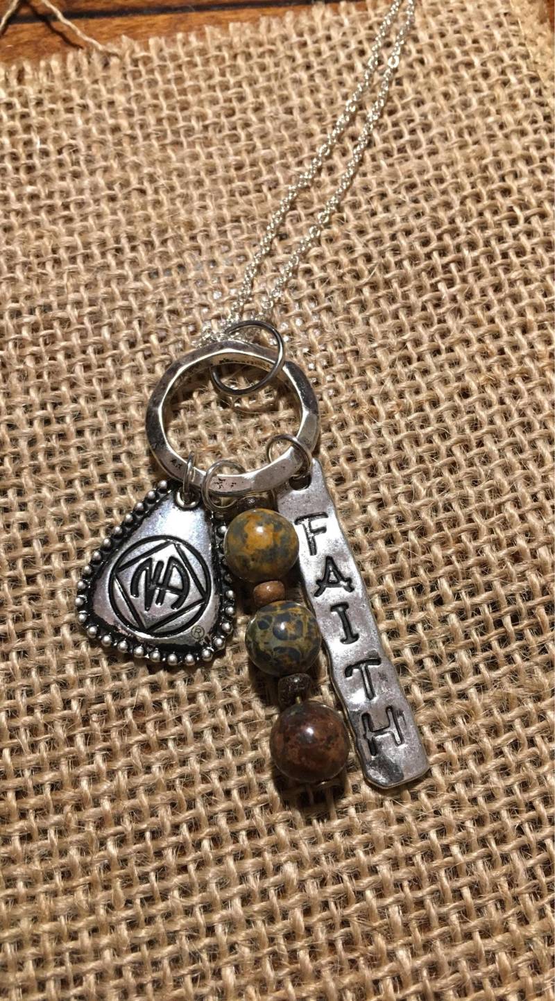 Na Schlüsselanhänger Mit Glaube Anhänger. Betäubungsmittel Anonym, Genesungsschmuck, Nüchternheitsschmuck, Genesungsgeschenk, Nüchternheitsgeschenk von ThePricklyLotus