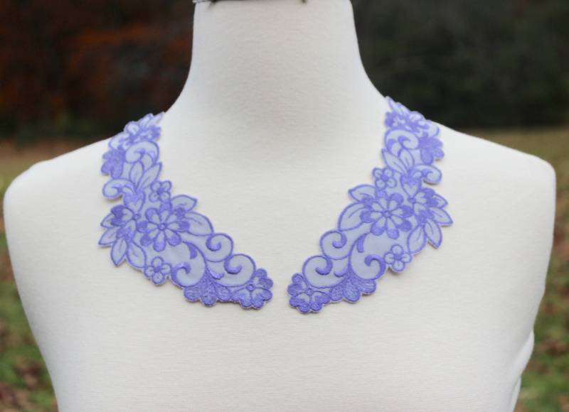 New Old Stock 1993 Lila Spitzenkragen Hübsches Aufnähgarn Für Pullover, Bluse Oder Kleid von ThePuppeTree