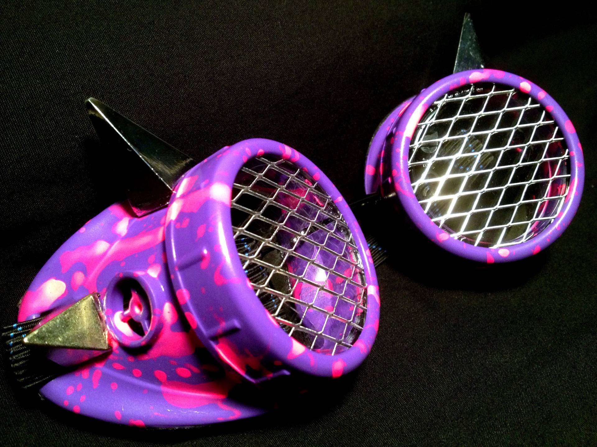 Cyber Goggles #g248Uv Lila & Uv Pink Cyber Goggles #g248Uv Lila & Uv Pink von TheRealBrokenBrains