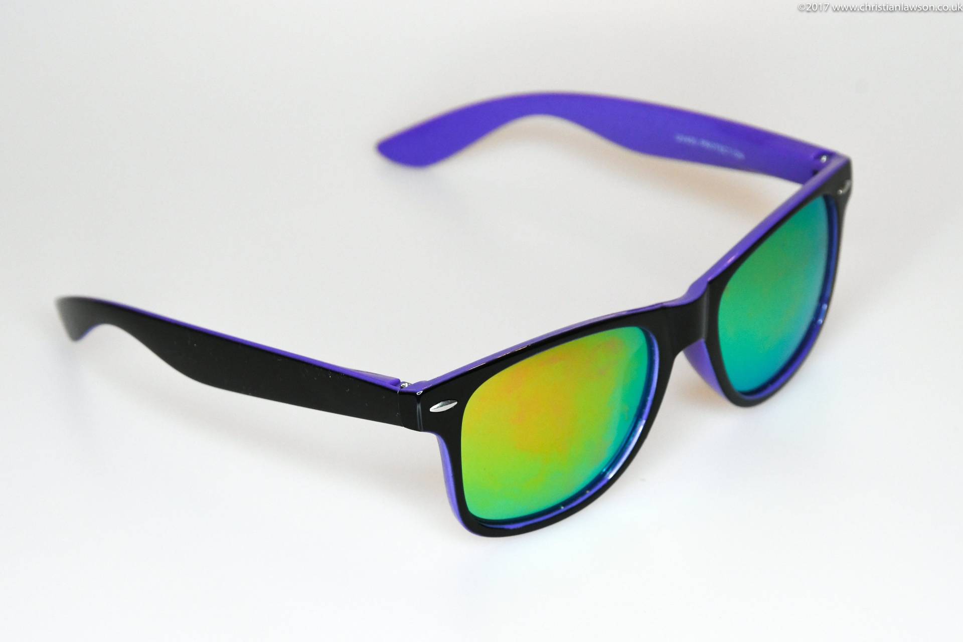 xc3 Designer-Sonnenbrille 7 Variationen xc3 Designer-Sonnenbrille 7 Variationen von TheRealBrothers