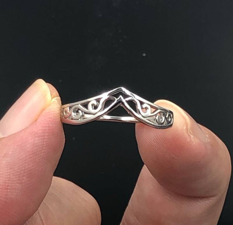 925 Filigraner Stapelring in V-Form - Chevron Ring Daumenring von TheRebelHippieShop