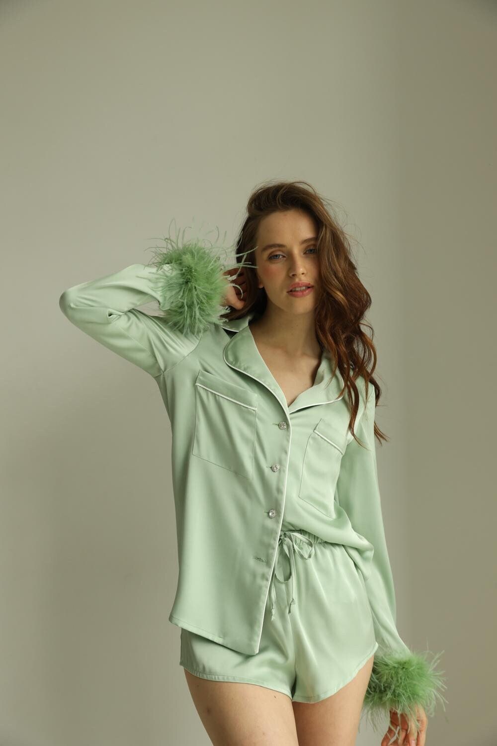 Grüne Feder Pyjama Set Handgemachte Braut, Brautjungfer Pyjamas von TheRobeUa