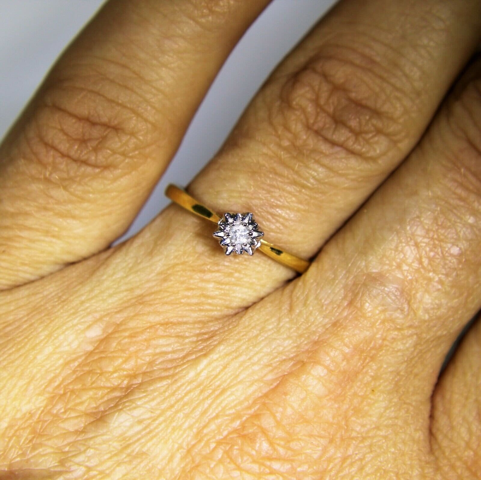 18Ct 18K Gelbgold Natürlicher Diamant Solitär Ring Gr. 6 1/4 - M von TheRobinsRest