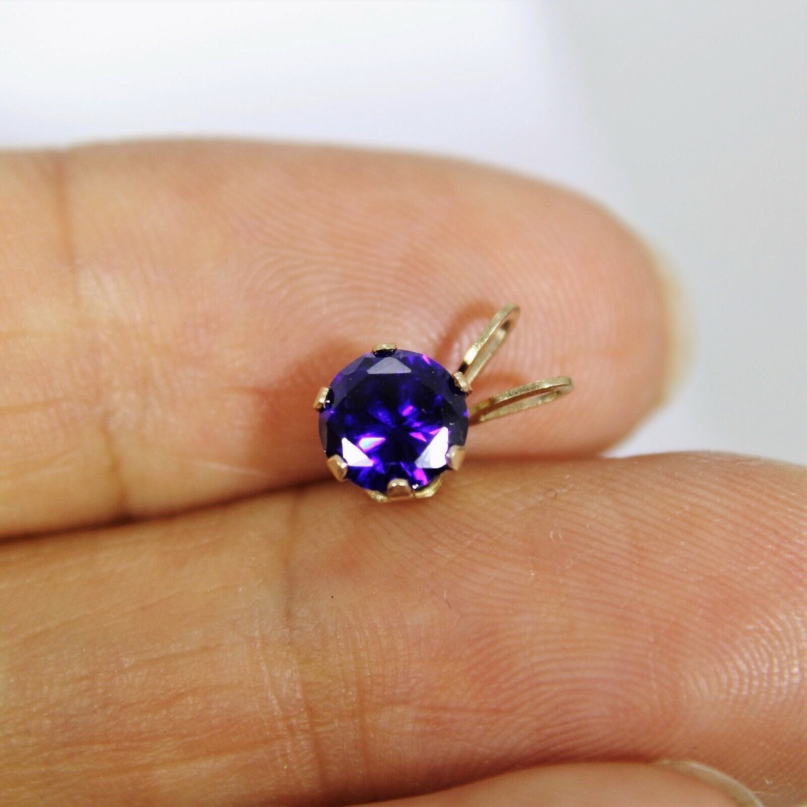 9Ct 9K Gelbgold Blau Edelstein Solitär Anhänger von TheRobinsRest