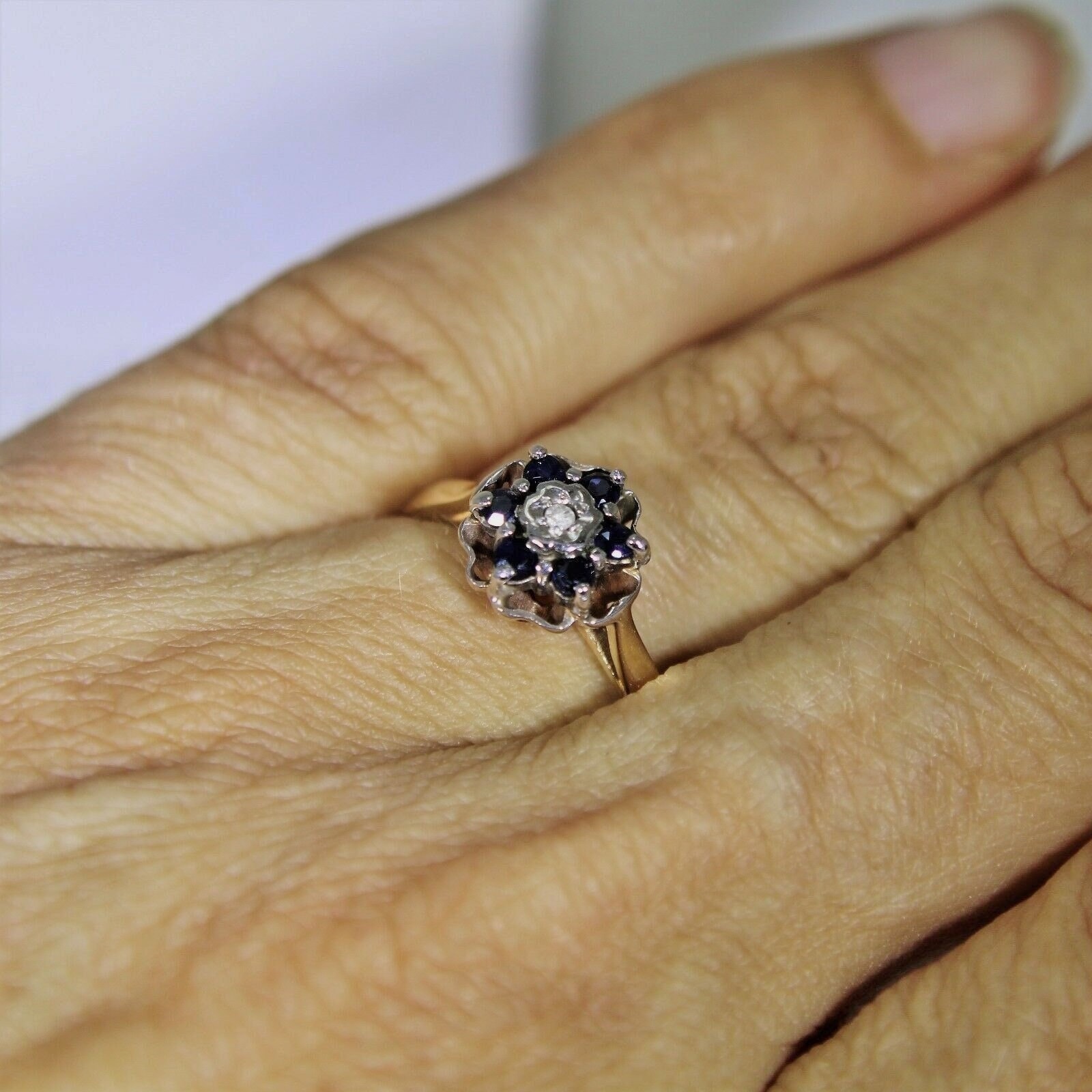 9Ct 9K Gelbgold Natürlicher Saphir Diamant Cluster Ring Größe 5 3/4 - L von TheRobinsRest