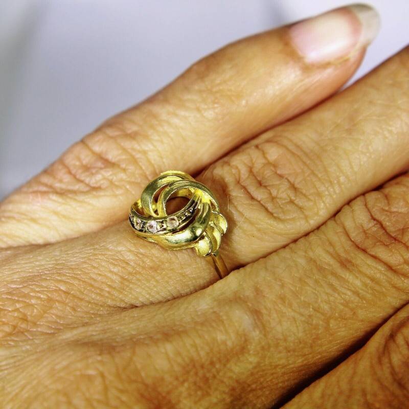 9Ct 9K Gelbgold Wirbelband Knotenring Gr. 5 3/4 - L von TheRobinsRest