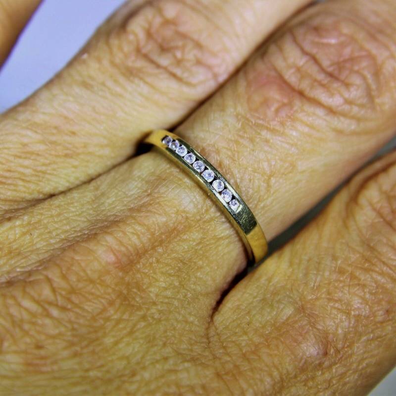 9Ct 9K Gelbgold Zirkonia Halbe Ewigkeit Ring Größe 7 1/4 - O von TheRobinsRest