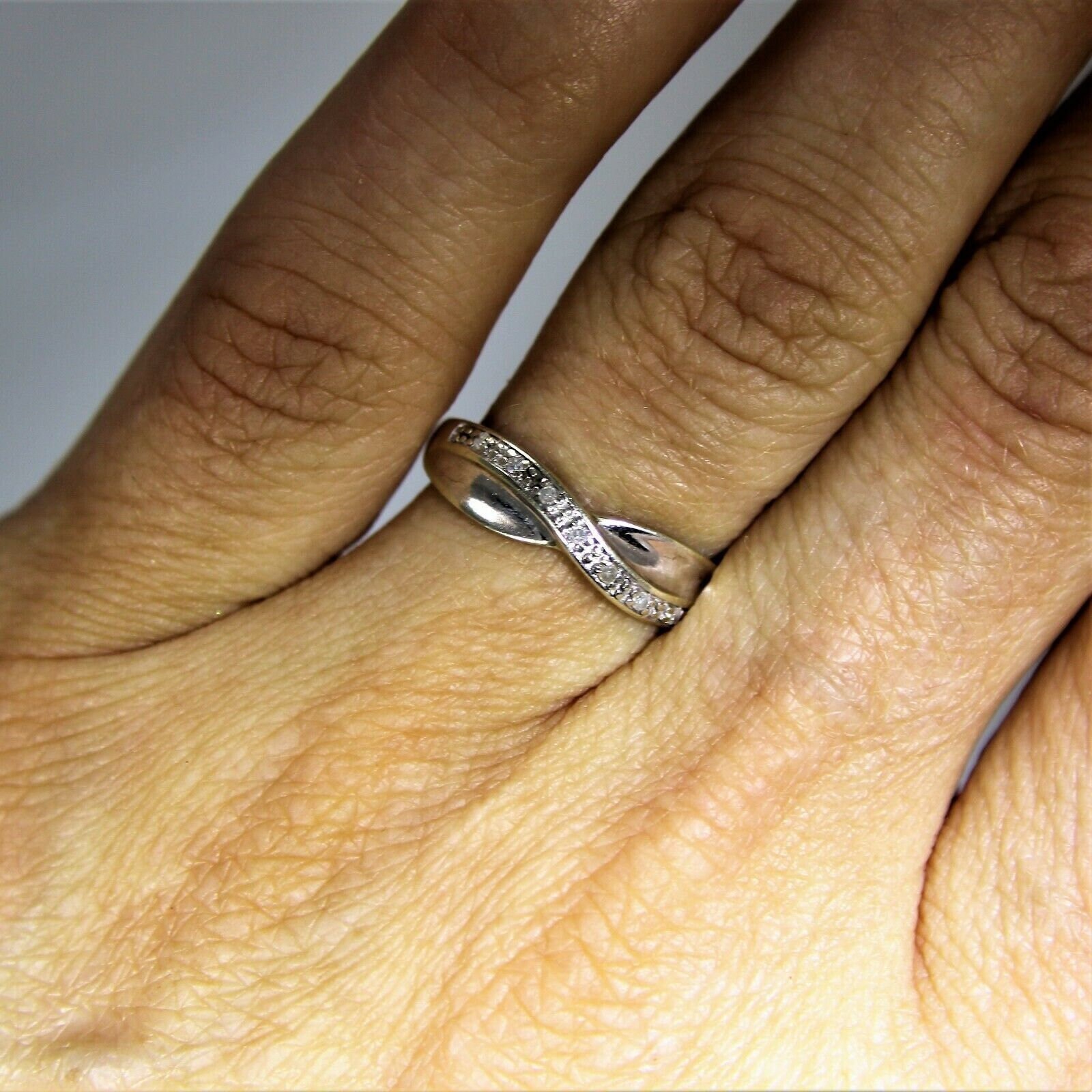 9Ct 9K Weißgold Natur Diamant Ring Größe 5 3/4 - L von TheRobinsRest