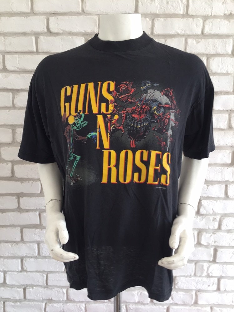 1987 Vintage Guns N' Roses Tour Tshirt von TheRockChickCloset