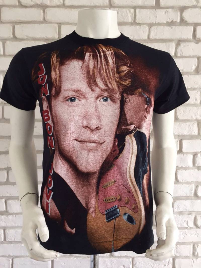 90 Es Vintage Bon Jovi Tshirt Bildschirmsterne 90 Es Vintage Bon Jovi Tshirt Bildschirmsterne von TheRockChickCloset