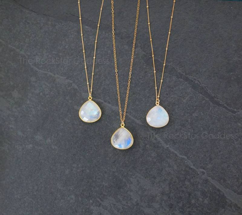 Mondstein Halskette, Gold Mondstein, Schmuck, Regenbogen Juni Birthstone von TheRockStarGoddess