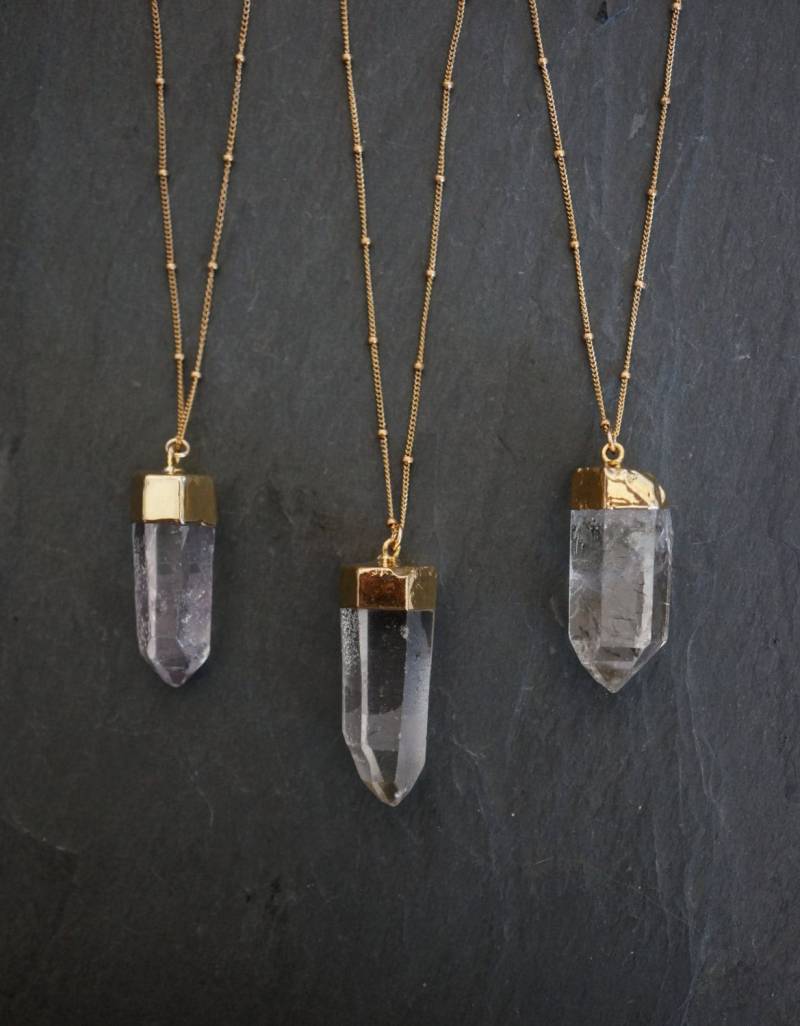 Quarz Halskette, Rohquarz Goldquarz Anhänger, Kristall, Schmuck, Satelliten Kette, Naturquarz Halskette von TheRockStarGoddess