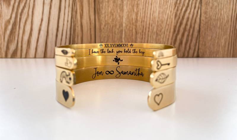 Anpassen Inspirierend Armband Mantra Ermutigung Geschenke Für Tochter Vertrauen Gestempelt Geheime Nachricht Schmuck Zitat Freund Manschette Armreif von TheSaltyHut