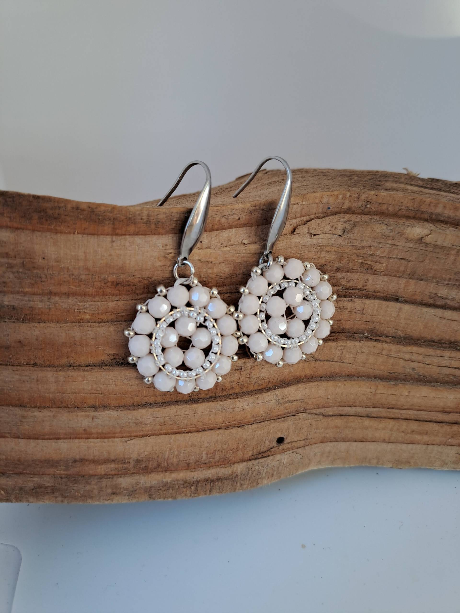 Lissy - Handgefädelte Perlenohrringe von TheSchickFactory