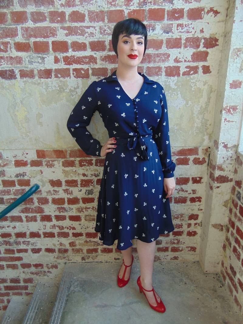 Tellerrock in Blau Mit Schleife | Vintage 1940S Style Damenrock Die Näherin Von Bloomsbury von TheSeamstressOfB