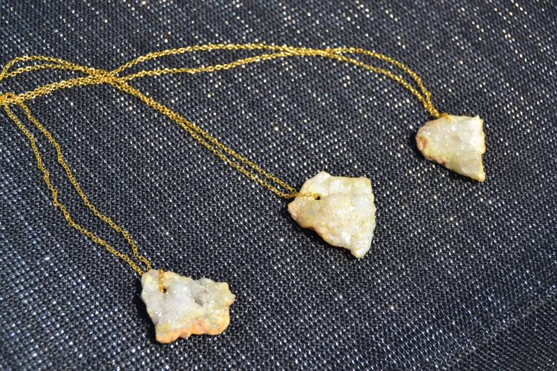 Gelbe Druzy Quarz Floating Stone Halskette/18K Gold Fill Kette Rohstein Geschenk Für Sie Boho von TheSemiPreciousStone