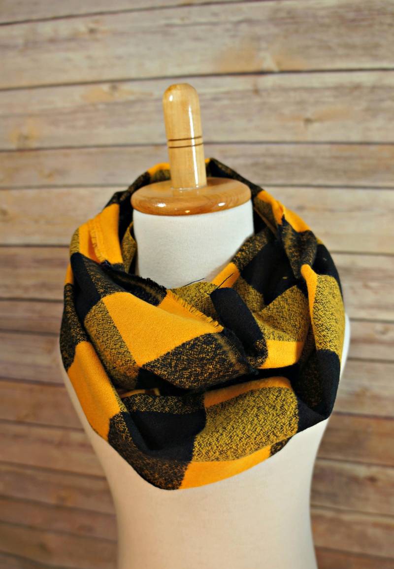 Gelb Schwarz Karierter Schal - Gold Buffalo Plaid Check Kinderschal Jugend Flanellschal Iowa Hawkeyes von TheSewInn