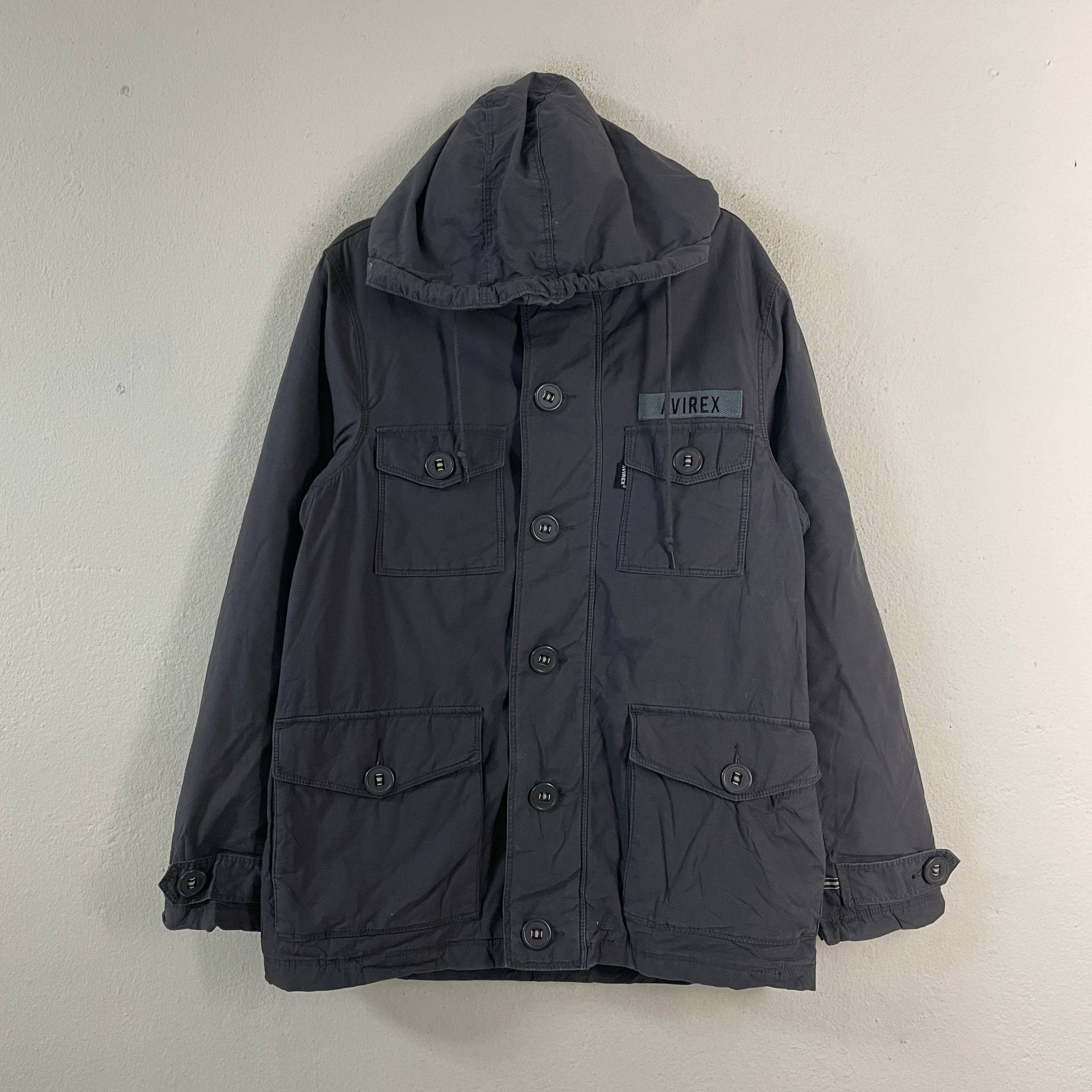 Vintage Avirex Militär Jacke Mit Vielen Taschen Kleines Logo Größe L von TheShahStore