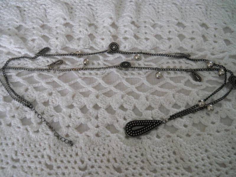 Schwarze Anhänger Und Charms Halskette - Vintage, Sammlerstück, Schmuck von TheShakerShack