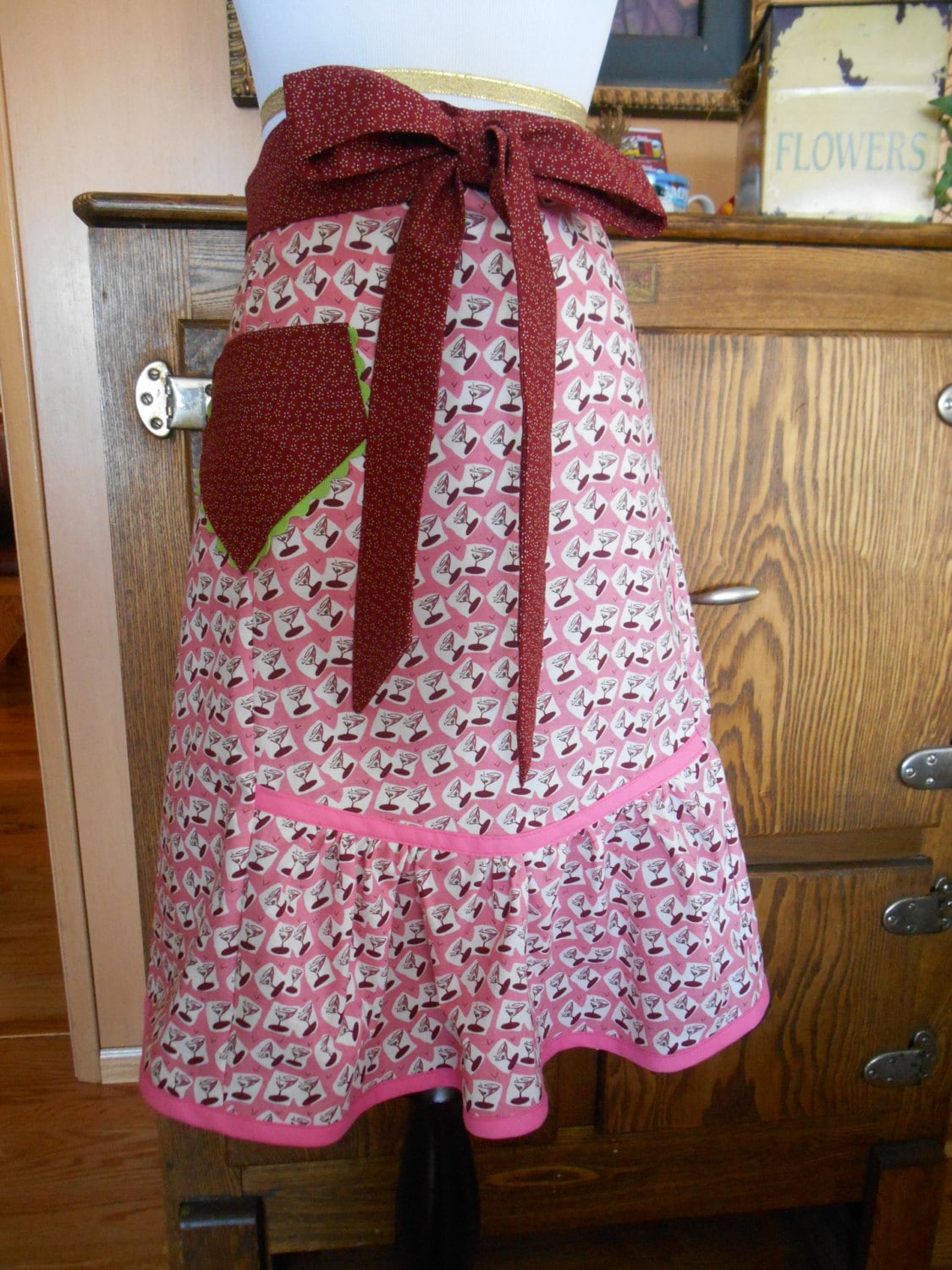 Vintage Stil Halbschürze Mit Martini Print von TheShastaShack