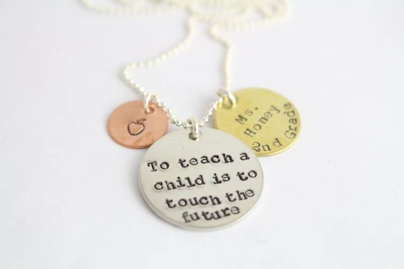 Lehrer Danke Geschenk - Ende Des Jahres Halskette Individuell Vom Kind Apple Schüler von TheSilverDiva